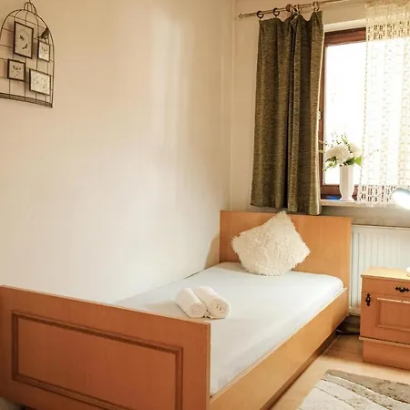 2 Bedroom Gorgeous Apartment In Arrach